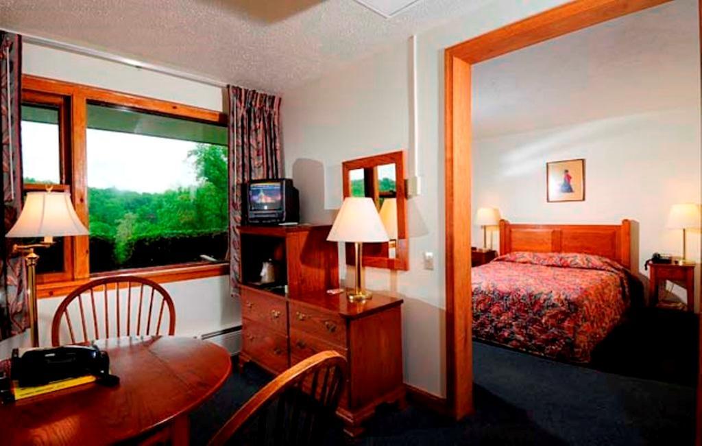 ברקלי ספרינגס Cacapon State Park Lodge חדר תמונה